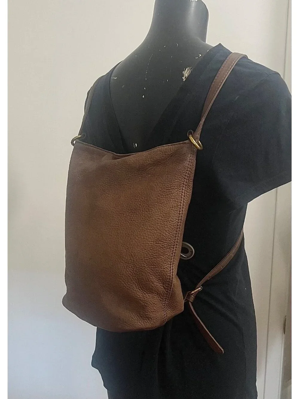 Hobo International Leather Convertible Backpack & Shoulder Bag in Deep Brown